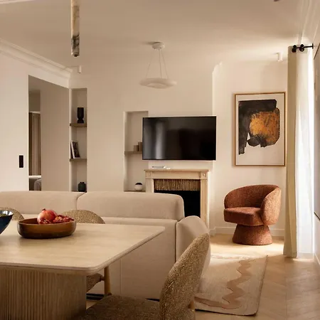 Design A C 3br 8p - Notre Dame Apartment
